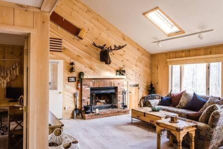 Wine Moose W Hot Tub Fireplace Sauna 9Min To Mt Snow Dover Exterior foto